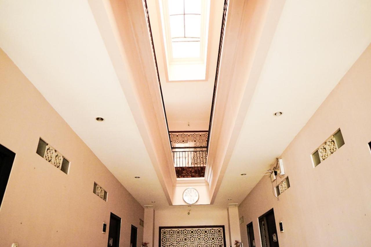 Audah Syariah Residence Mitra Reddoorz Сурабая Екстер'єр фото