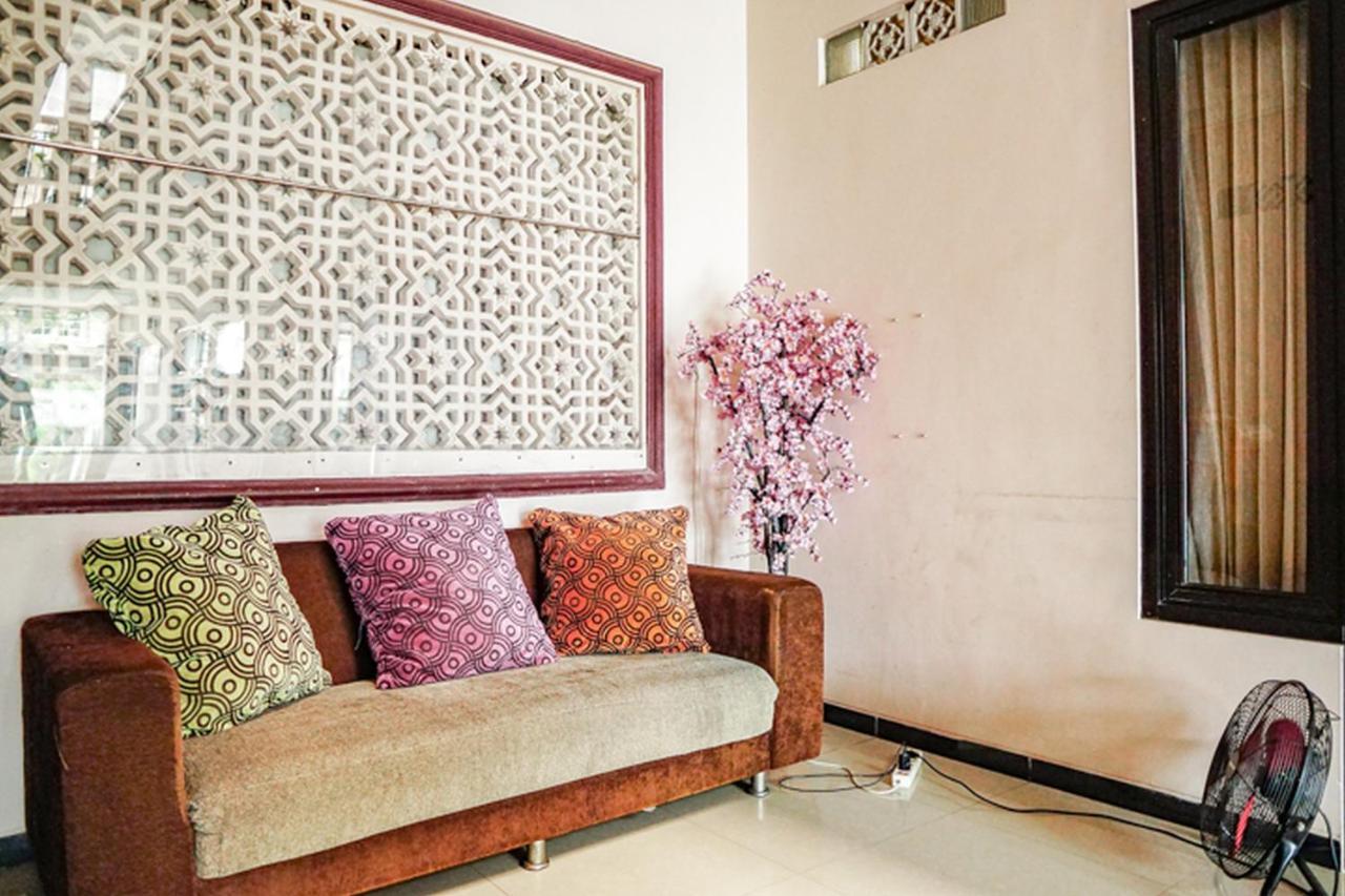 Audah Syariah Residence Mitra Reddoorz Сурабая Екстер'єр фото