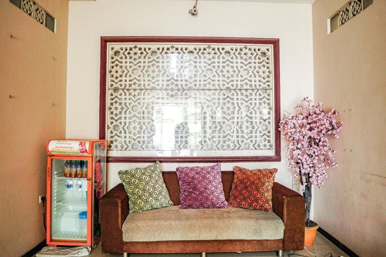 Audah Syariah Residence Mitra Reddoorz Сурабая Екстер'єр фото